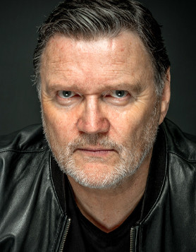 ian-puleston-davies-profile-01-24.jpg