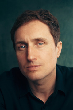 jonny-everett-profile-03-25.jpg