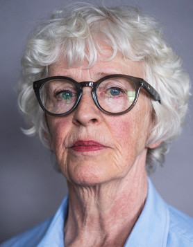 julia-dearden-profile-00-25.jpg