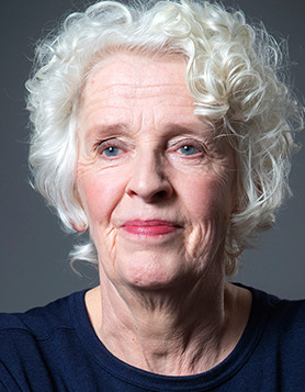 julia-dearden-profile-01-25.jpg
