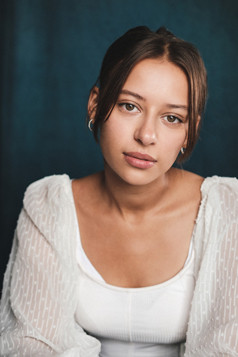 lauren-morais-profile-04-25.jpg
